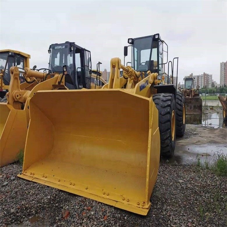 Máy tải Komatsu WA470-3 với tải trọng 7 tấn và vận tải 11L từ Nhật Bản