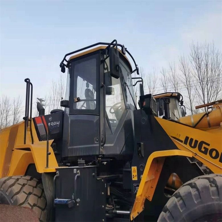 LIUGONG 870H 7 Tons Wheel Loader với giờ làm việc thấp và máy bơm thủy lực gốc