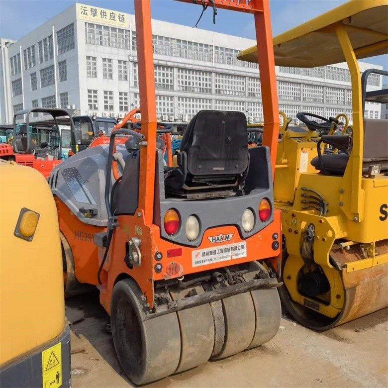 2.5 tấn sử dụng Hamm Roller Compactor HD35VT trong màu sắc ban đầu với lực kích thích của 28KN