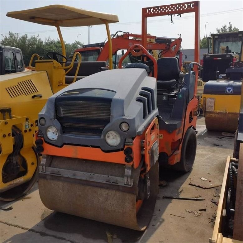 2.5 tấn sử dụng Hamm Roller Compactor HD35VT trong màu sắc ban đầu với lực kích thích của 28KN