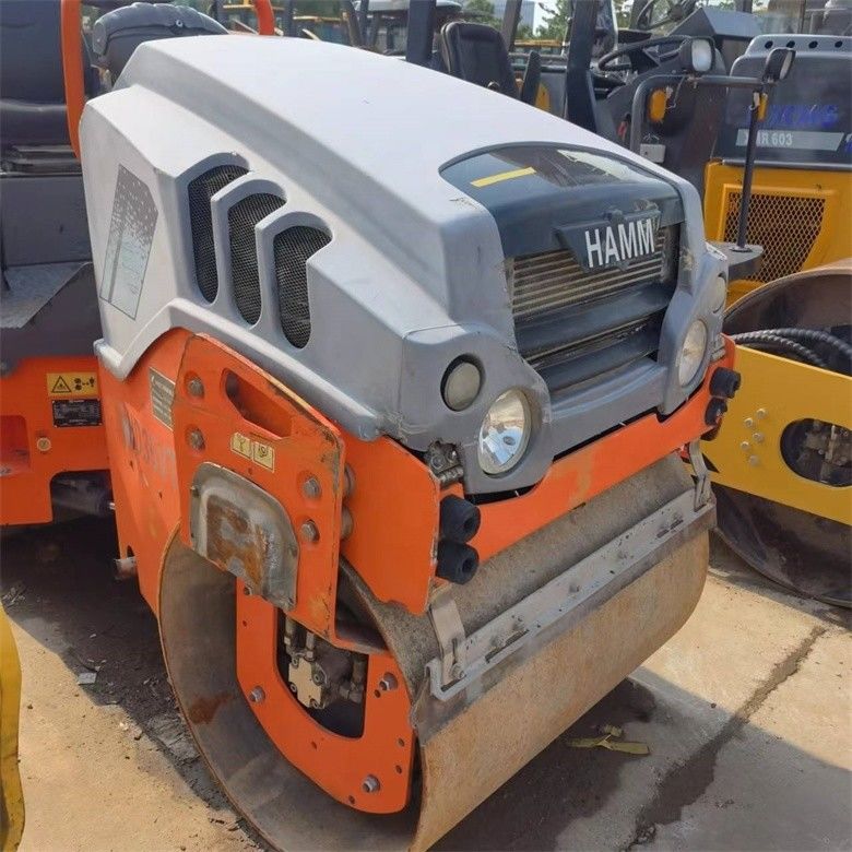 2.5 tấn sử dụng Hamm Roller Compactor HD35VT trong màu sắc ban đầu với lực kích thích của 28KN