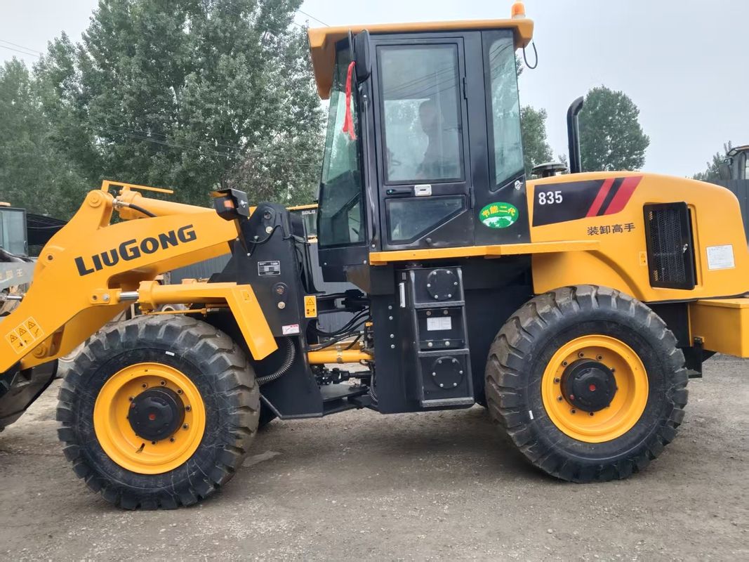 Sử dụng LIUGONG 835 Loader bánh xe đáng tin cậy Loader tay thứ hai 1.7 M3 dung lượng xô