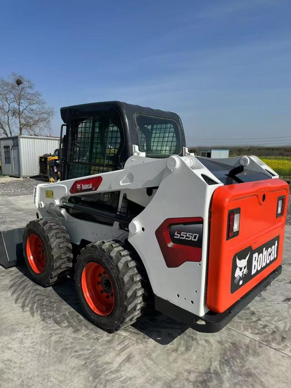 Máy xúc lật Bobcat S550 đã qua sử dụng, nhà xuất khẩu đáng tin cậy từ Trung Quốc, chiều rộng vận chuyển 1.727m