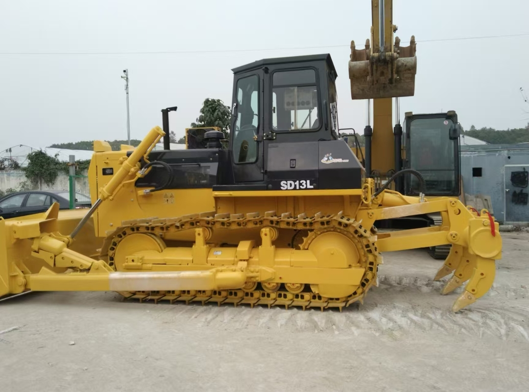 Xử dụng Shantui SD13L đất ngập nước Bulldozer cho xuất khẩu vận chuyển chiều dài 4.492 M